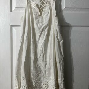 White Sleeveless Lace Dress